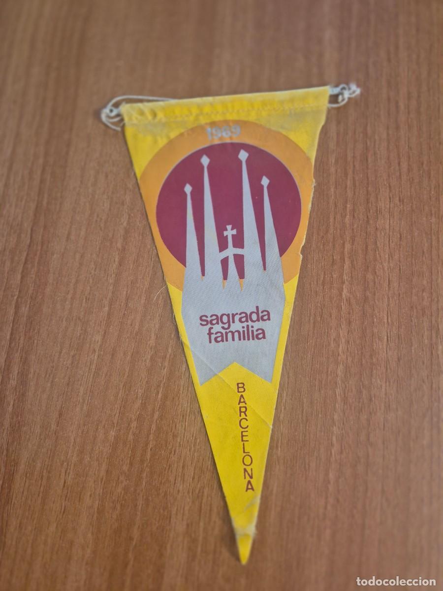 Banderines de colecci&oacute;n: BANDERIN SAGRADA FAMILIA ----BARCELONA 1969