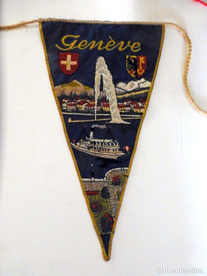 Banderines de colecci&oacute;n: 27 banderines en tela i pl&aacute;stico