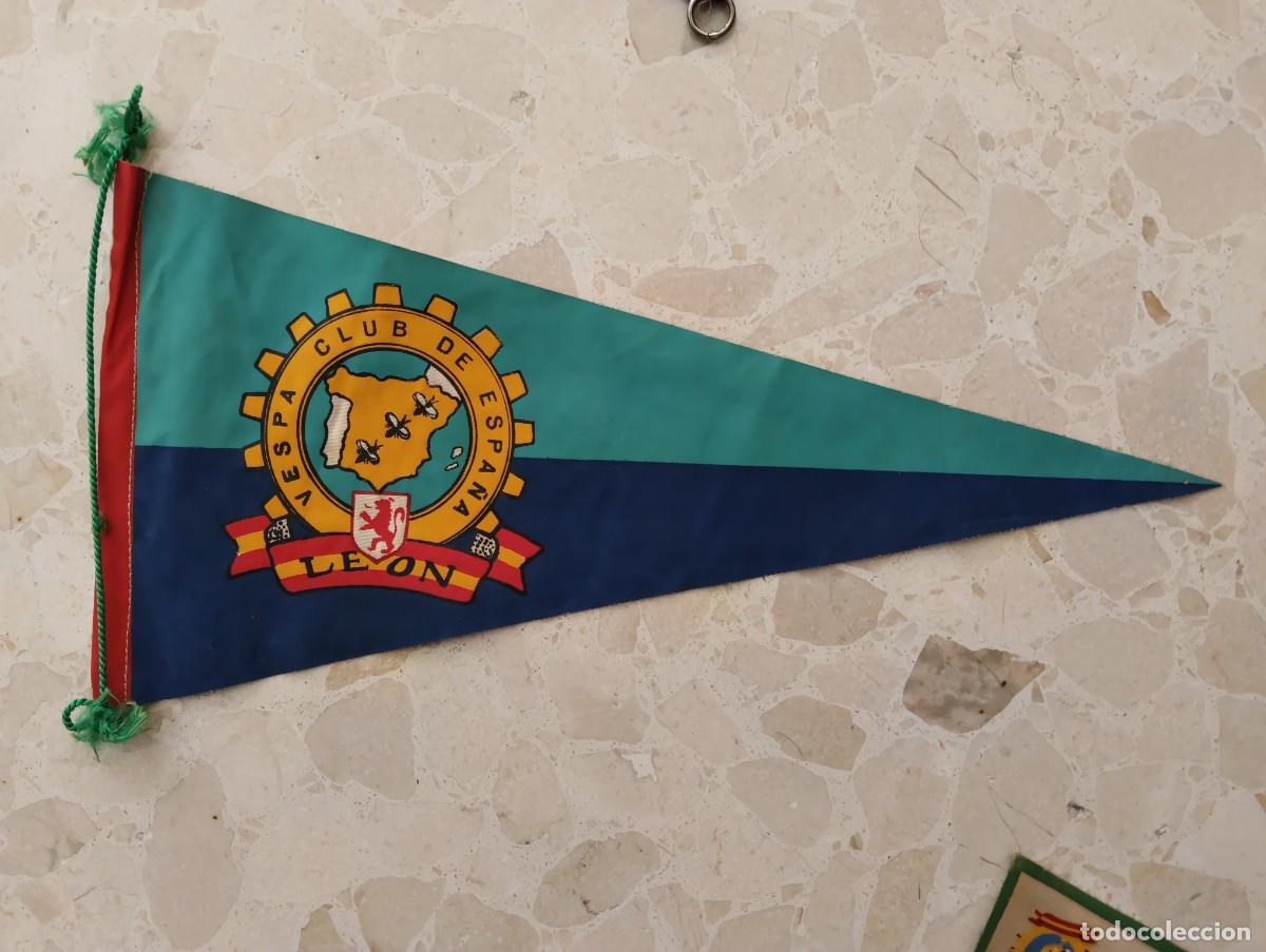 Banderines de colecci&oacute;n: ANTIGUO BANDERIN DE TELA MOTO CLUB VESPA - LEON - FLAG