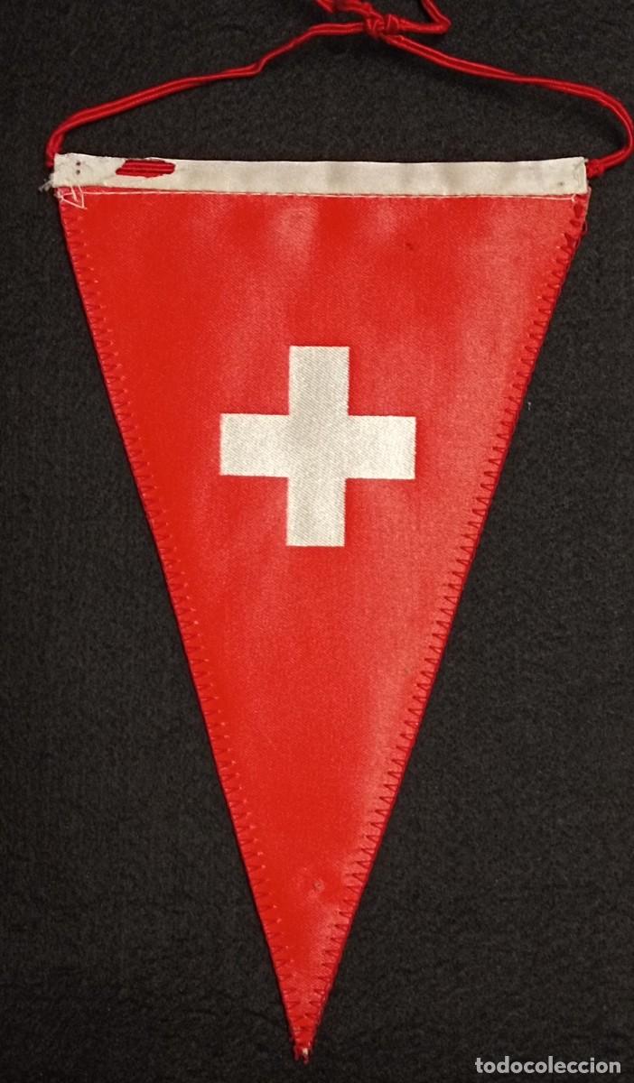 Banderines de colecci&oacute;n: Bander&iacute;n con bandera de Suiza. Tela. A&ntilde;os 60.