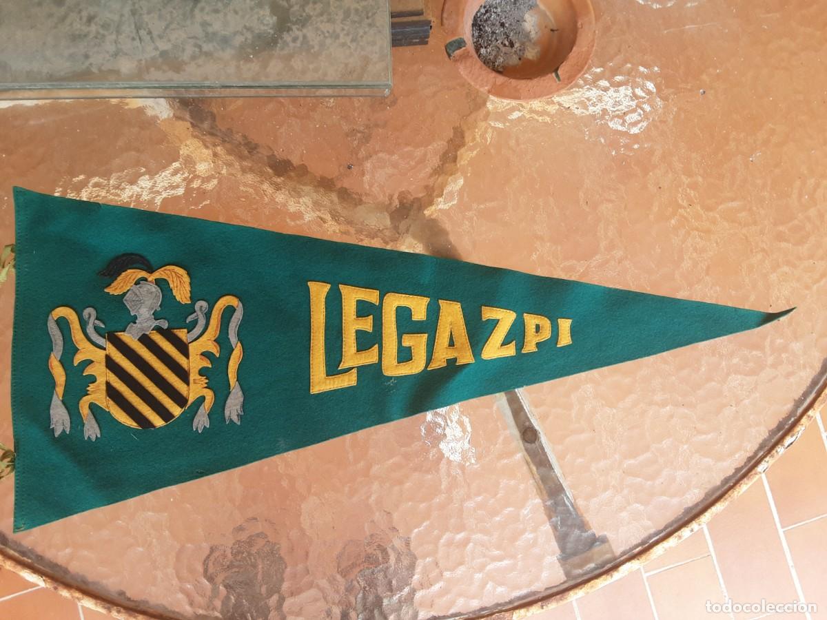Banderines de colecci&oacute;n: Bander&iacute;n gran tama&ntilde;o (70 x 30 cms) buque Armada LEGAZPI (F42) principios a&ntilde;os 60