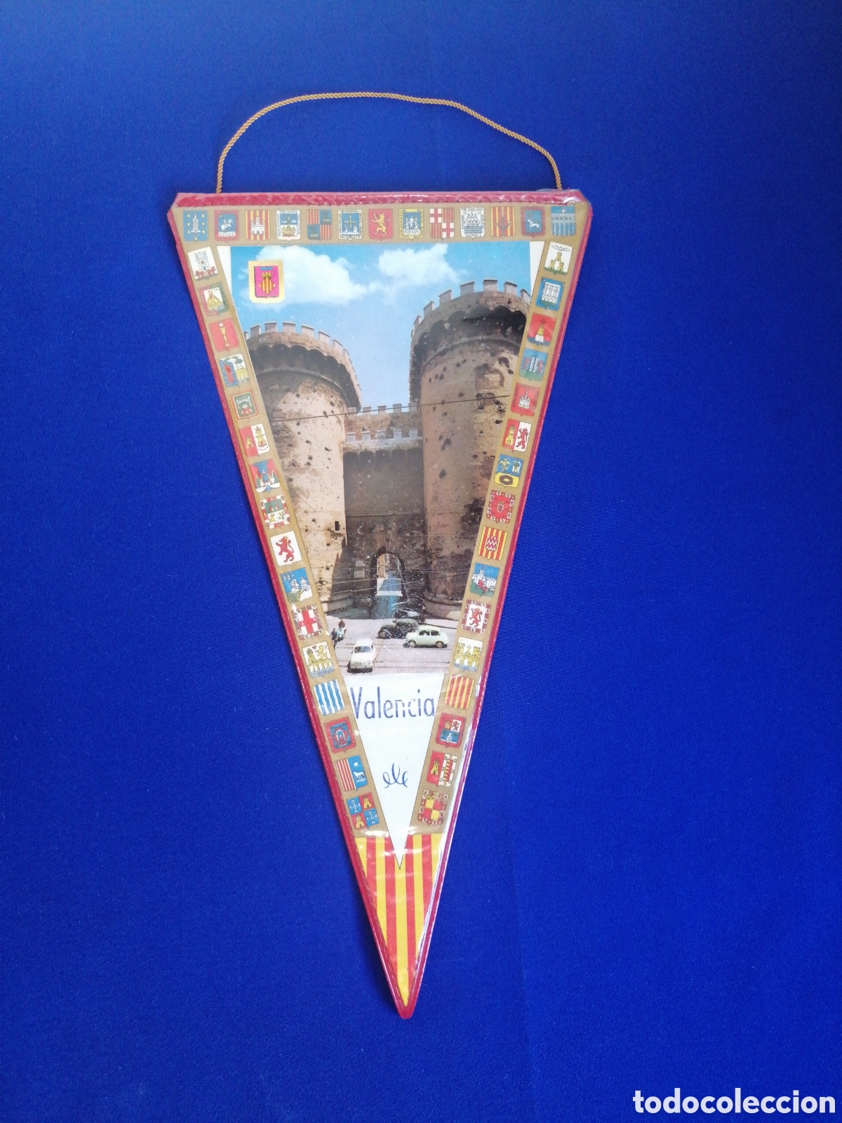 Collection pennants: VALENCIA - TORRES DE SERRANO - SEAT 600 BANDERIN ANTIGUO