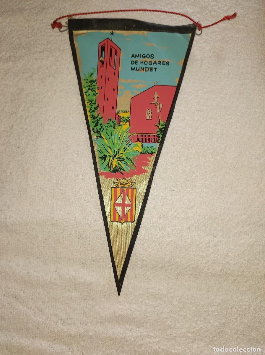 Banderines de colecci&oacute;n: Banderin vintage Amigos de los Hogares Mundet de Barcelona