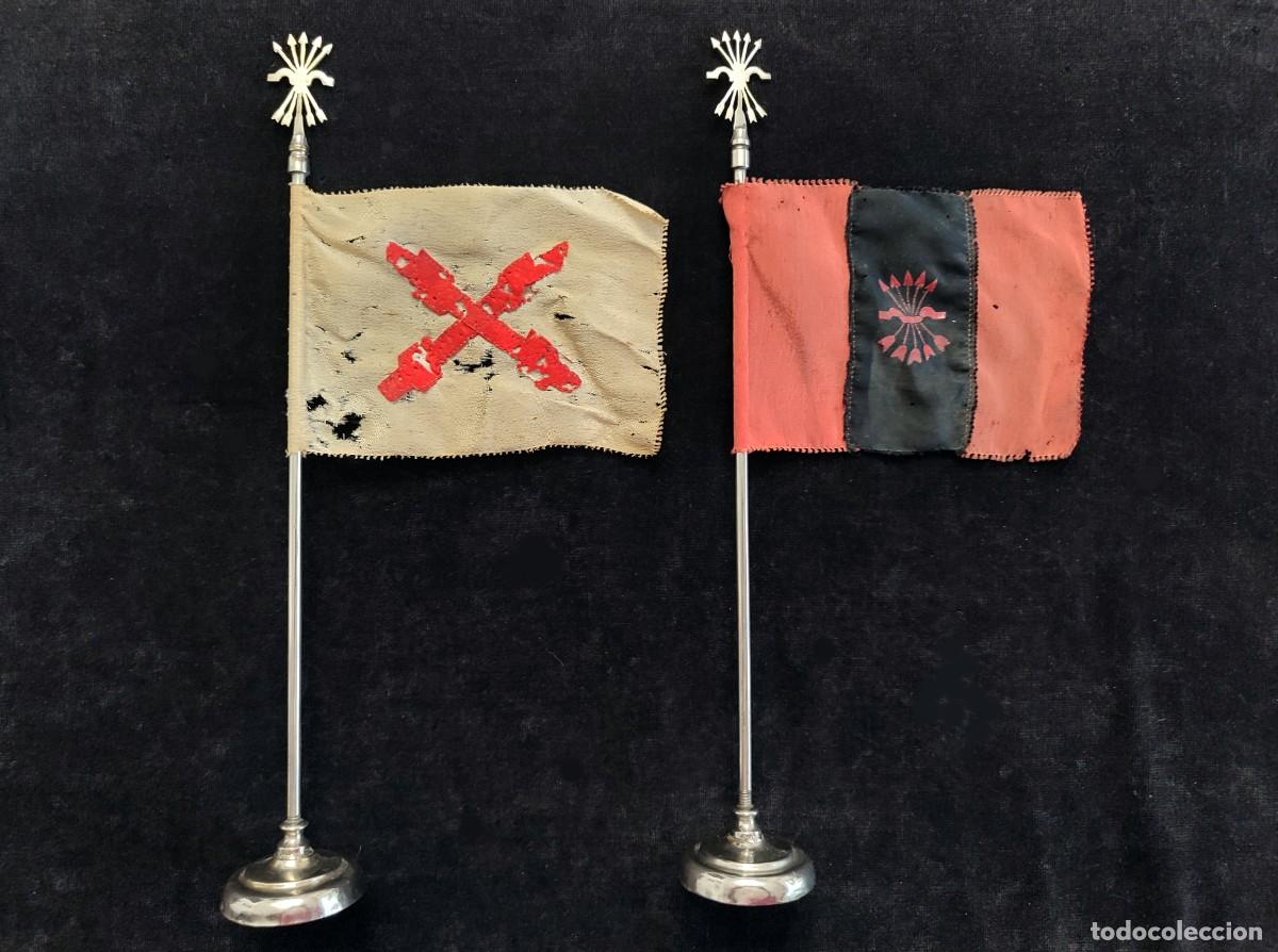 Banderines de colecci&oacute;n: ANTIGUA PAREJA DE BANDERINES DE SOBREMESA DE JERARCA DE LA FALANGE. ORIGINALES GUERRA CIVIL
