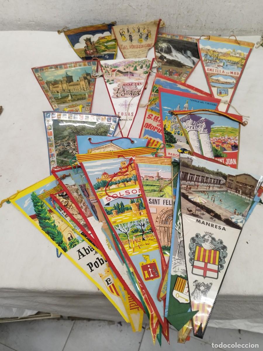 Banderines de colecci&oacute;n: Lote de 28 antiguos banderines de catalu&ntilde;a. Sardanas, religiosos.