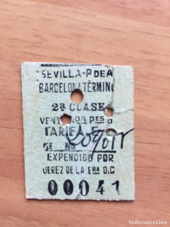 Coleccionismo Billetes de transporte: Billete de tren // Sevilla Plaza de Armas - Barcelona T&eacute;rmino // RENFE // 1966