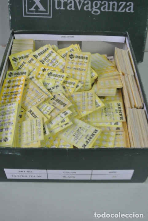 Colecionismos Bilhetes de Transporte: Caja llena con centenares de billetes de transporte. RENFE