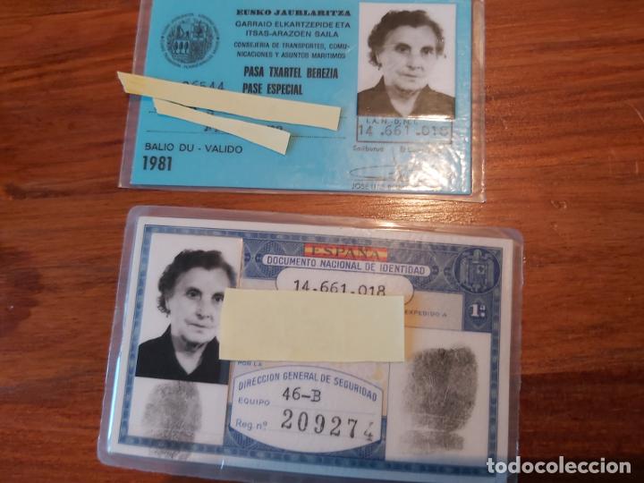 Sammeln von Fahrkarten: Billete tren ferrocarril gobierno vasco 1981 pase especial y dni expedido 1973 de la misma persona