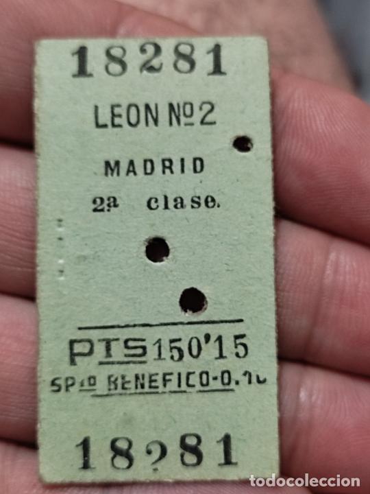 Colecionismos Bilhetes de Transporte: RENFE BILLETE LEON - MADRID 6 FEB 1956 PICADO N&ordm; 18281 TREN CAPICUA