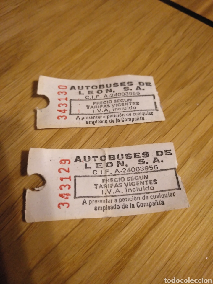 Sammeln von Fahrkarten: Lote de 2 billetes de autob&uacute;s de Le&oacute;n a&ntilde;os 80