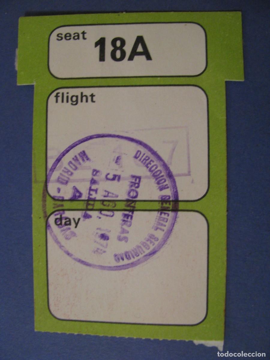Coleccionismo Billetes de transporte: BILLETE DE AVION. TARJETA DE EMBARQUE SELLO FRONTERAS MADRID BARAJAS 1974.