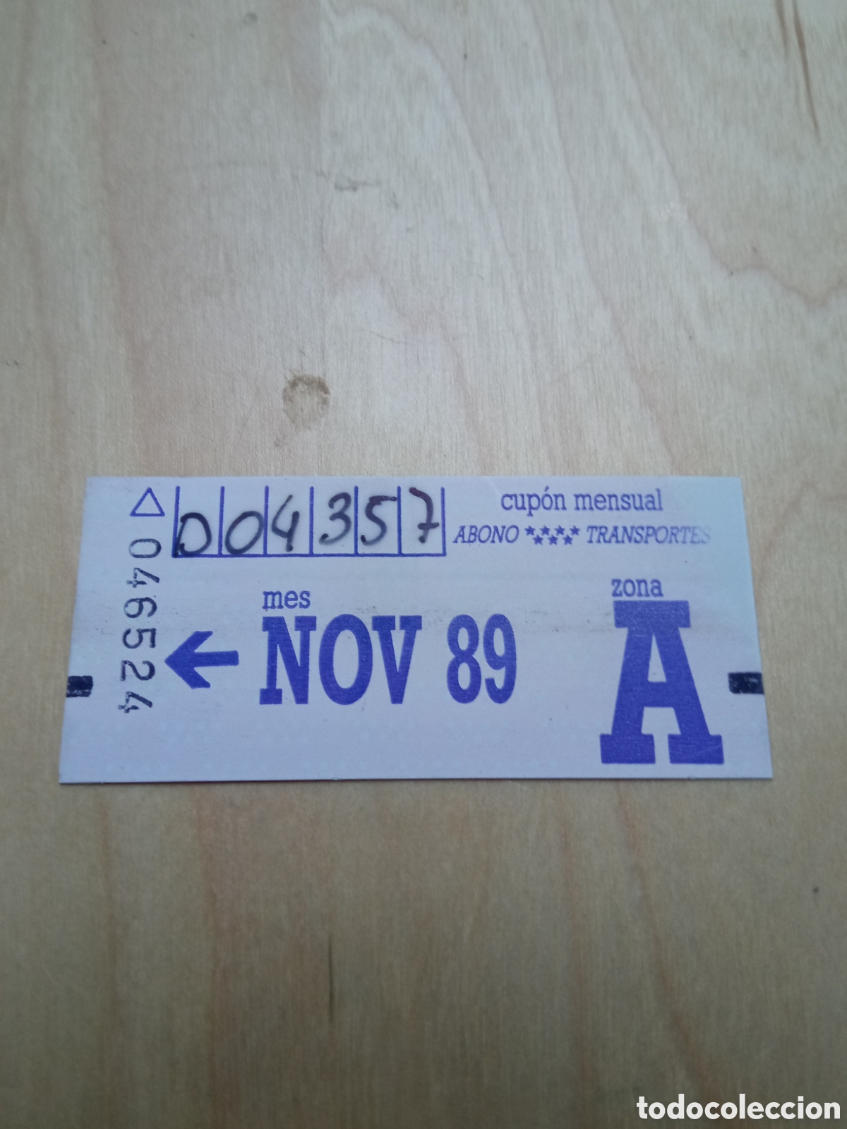 Coleccionismo Billetes de transporte: Cup&oacute;n mensual abono transporte Madrid. Zona A . Noviembre 89.