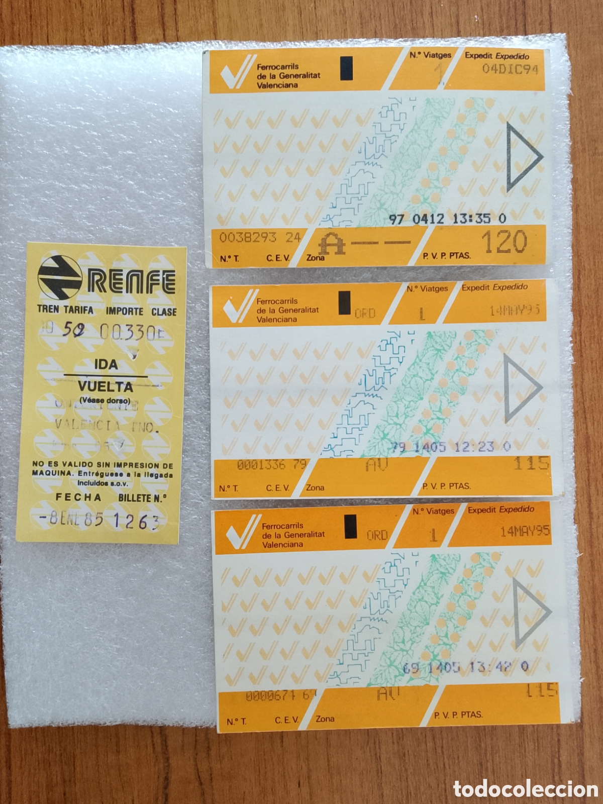 Sammeln von Fahrkarten: Lote de 4 billetes de tren 1 de los a&ntilde;os 80 y los otros principio mediados de los 90