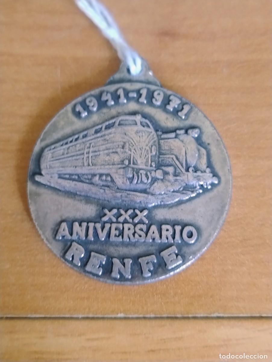 Coleccionismo billetes de transporte: CURIOSA MEDALLA XXX ANIVERSARIO RENFE 1941- 1971