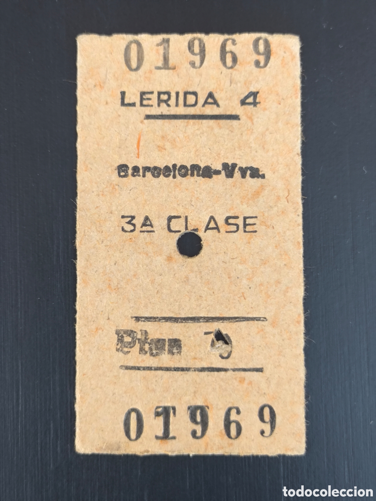 Coleccionismo billetes de transporte: Antiguo billete de tren RENFE cart&oacute;n tipo Edmondson 3&ordf; clase trayecto L&eacute;rida y Barcelona Vilanova