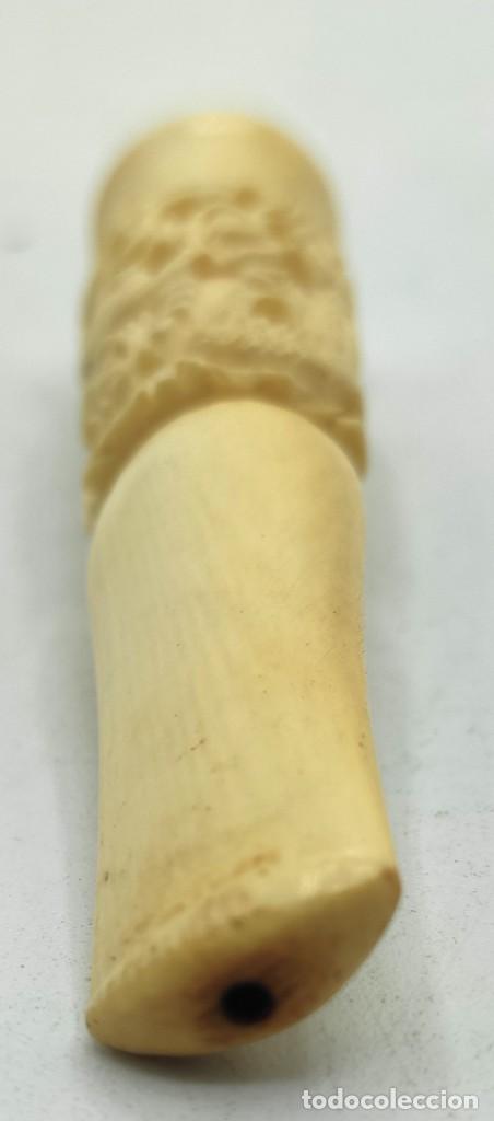 Boquillas de colección: Boquilla de pipa en marfil tallado, con motivo oriental, de princpios del siglo XX. - Foto 4 - 303569963