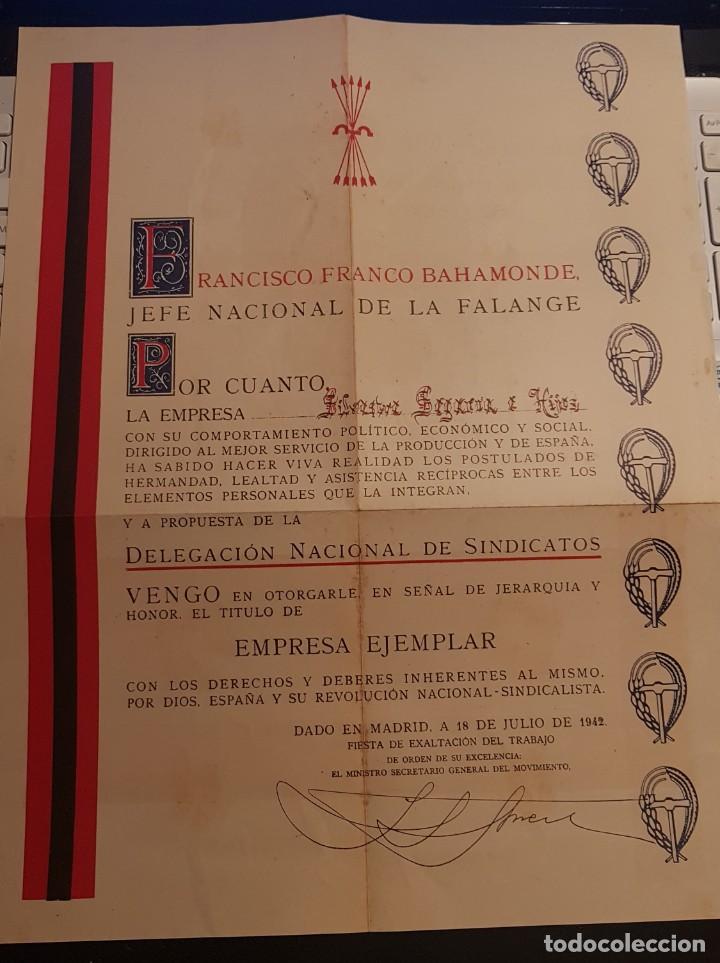 Coleccionismo de carteles: Titulo de empresa ejemplar a cargo de la JONS, 1942 - Foto 1