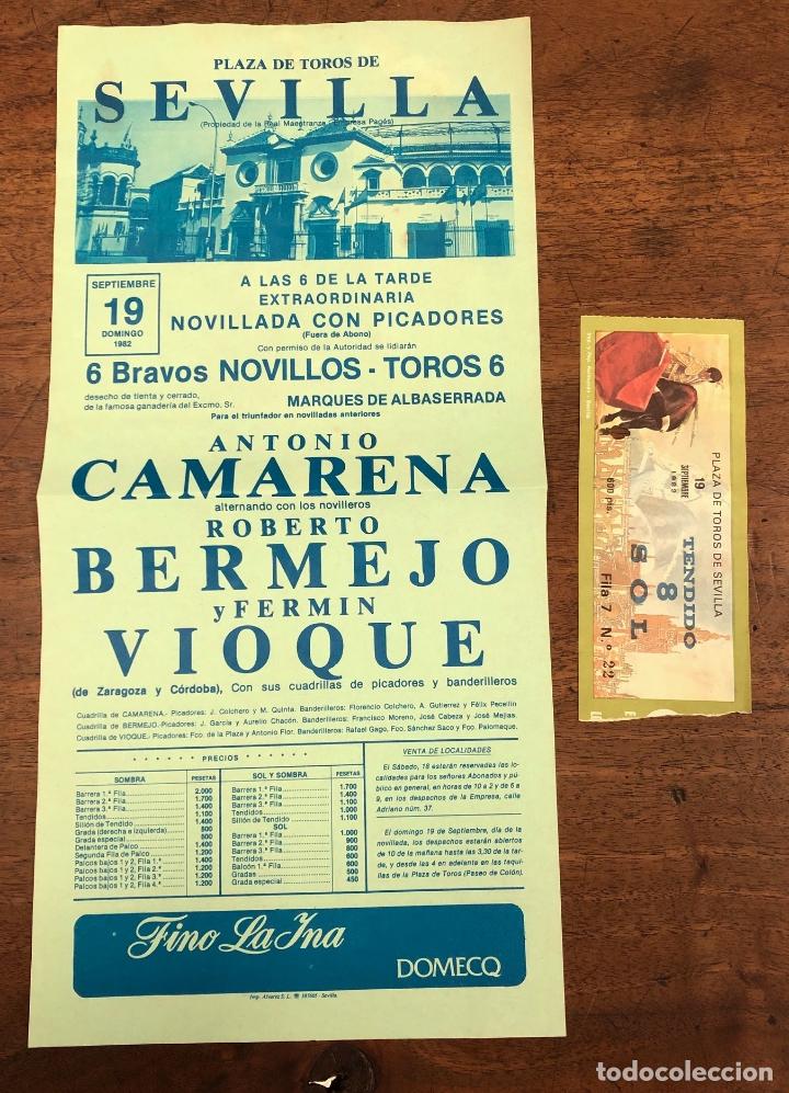 Collezionismo di affissi: CARTEL PLAZA DE TOROS DE SEVILLA. A&Ntilde;O 1982. SE ACOMPA&Ntilde;A DE ENTRADA