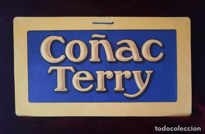 Coleccionismo de carteles: CART&Oacute;N PUBLICIDAD CO&Ntilde;AC TERRY CON LETRAS EN RELIEVE - CART&Oacute;N DURO.