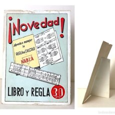 Coleccionismo de carteles: ¡NOVEDAD! REGLA DE CÁLCULO NABLA. LIBRO Y REGLA. DISPLAY PUBLICITARIO DE CARTULINA 18 X 12,5 AÑOS 50