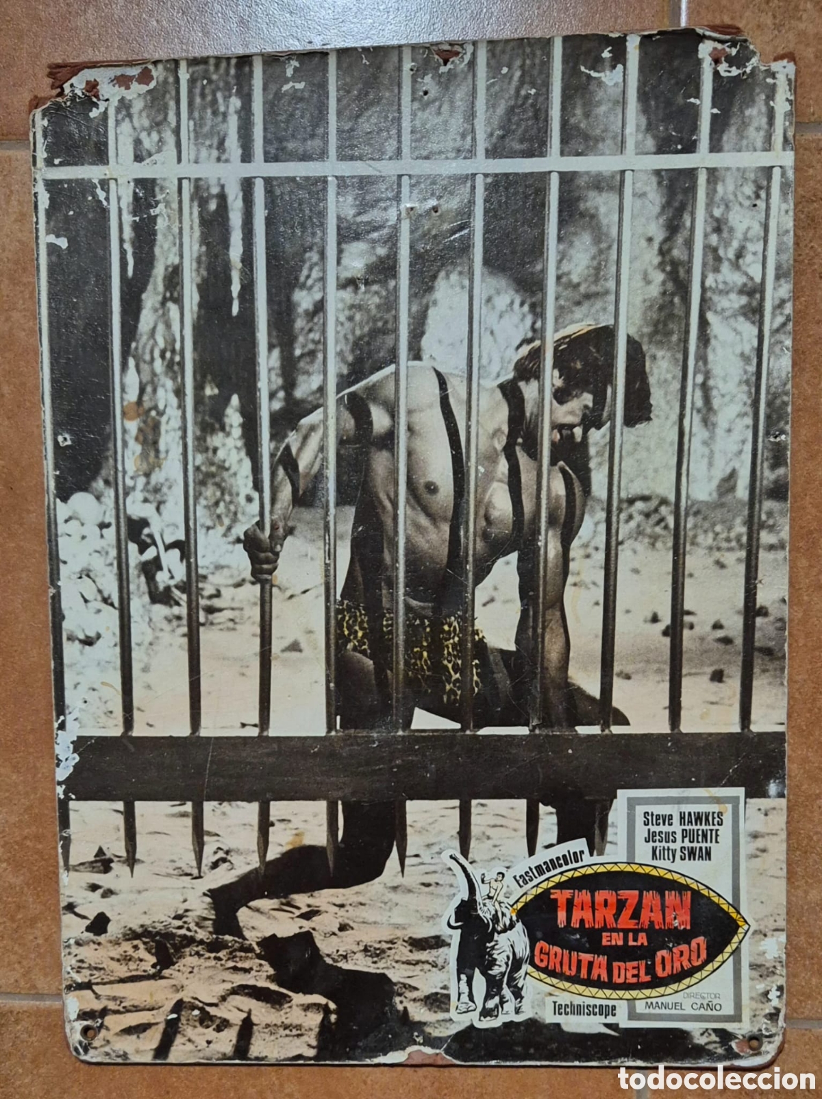 Poster collecting: FOTOGRAMA DE CARTON DE LA PELICULA &rdquo; TARZAN EN LA GRUTA DEL ORO&rdquo; .ESTRENO 1969.