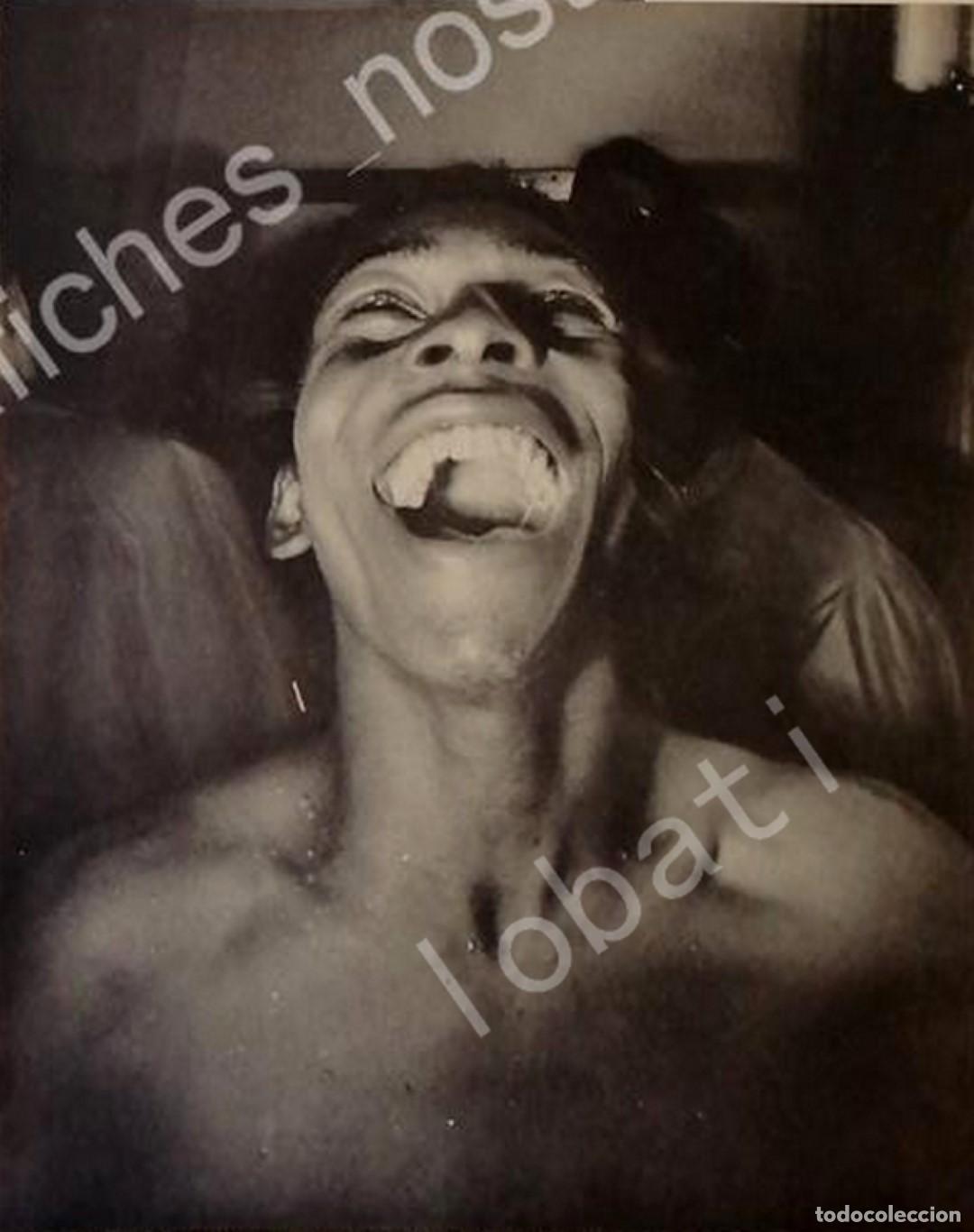 Collectionnisme d'affiches: CARTEL ANTIGUO ORIGINAL DE NOTA. Y GRABADO FUTBOLISTA PELE RIENDOSE 1960