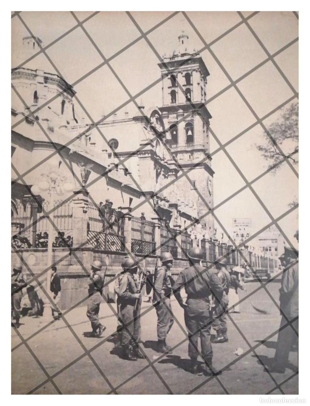 Coleccionismo de carteles: AFICHE RETRO SOLDADOS EN LA CATEDRAL 1960s