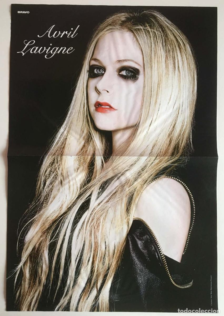 Coleccionismo de carteles: Avril Lavigne Dark Rock / Taylor Swift White Dress Double-Sided Poster Bravo Bulgaria Music