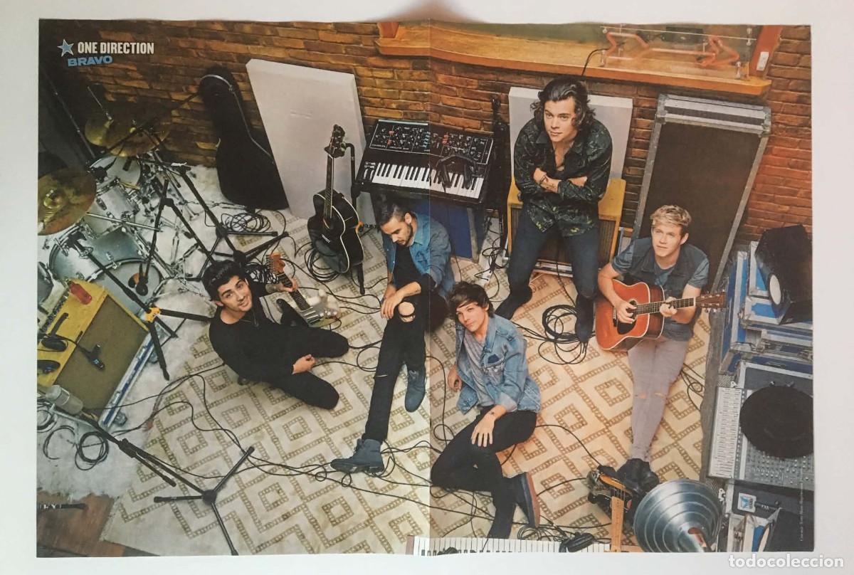 Coleccionismo de carteles: One Direction 1D / R5 Double-Sided Poster A3 Bravo Magazine Bulgaria Music