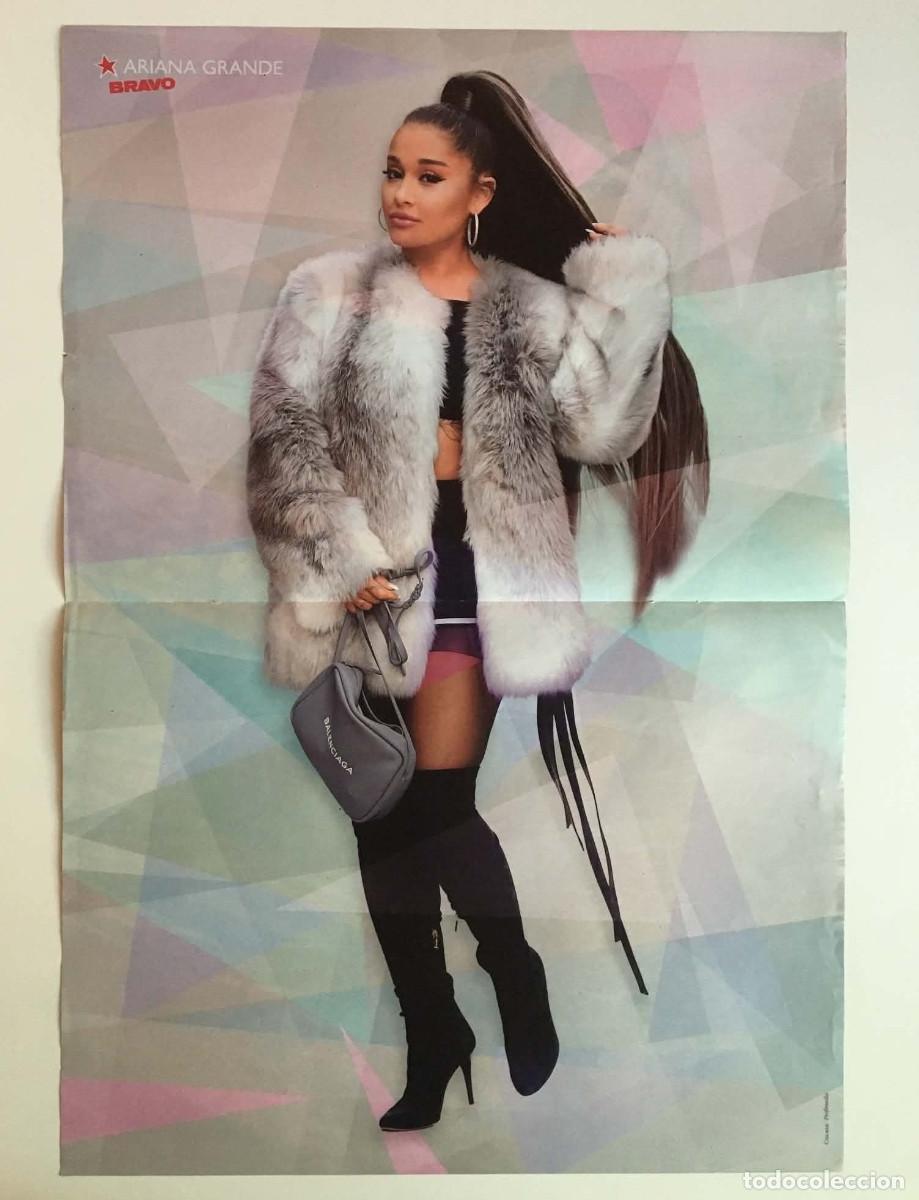 Coleccionismo de carteles: Ariana Grande / Megan Thee Stallion Double-Sided Poster A3 - Bravo Magazine Bulgaria Music
