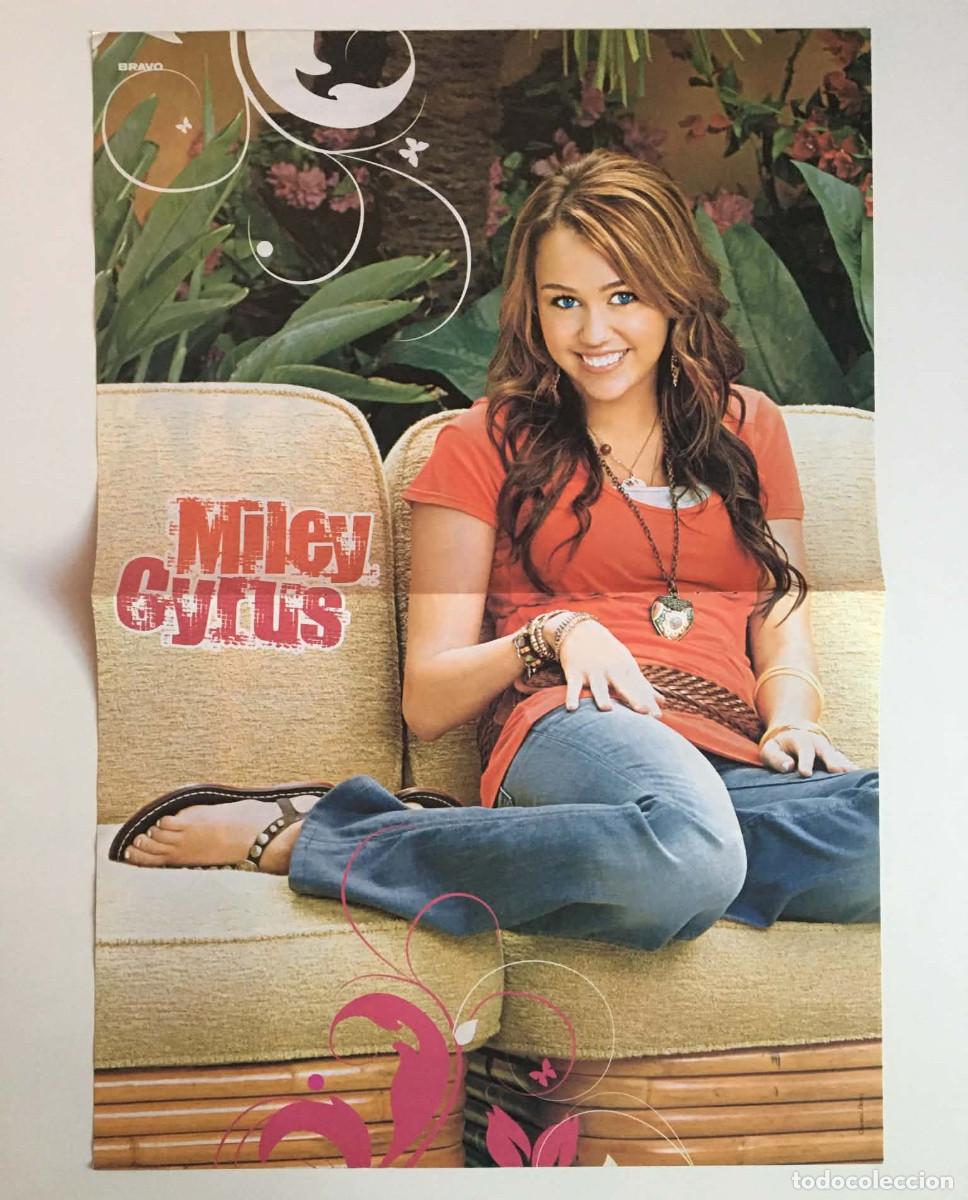 Coleccionismo de carteles: Miley Cyrus / SMS Sin Miedo a So&ntilde;ar Double-Sided A3 Poster - Bravo Magazine Bulgaria Music TV Series