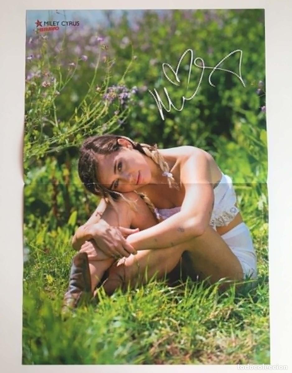 Coleccionismo de carteles: Miley Cyrus / Jake Paul Original Double-Sided A3 Poster - Bravo Magazine Bulgaria Music Rare