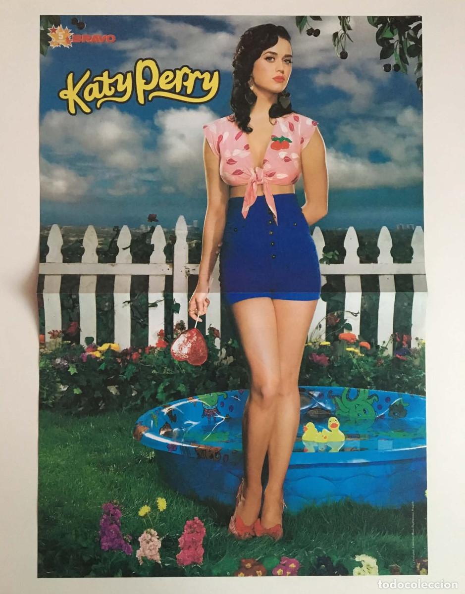 Coleccionismo de carteles: Katy Perry California Gurls / AC/DC Angus Young Double-Sided Poster A3 Bravo Magazine Bulgaria Rare