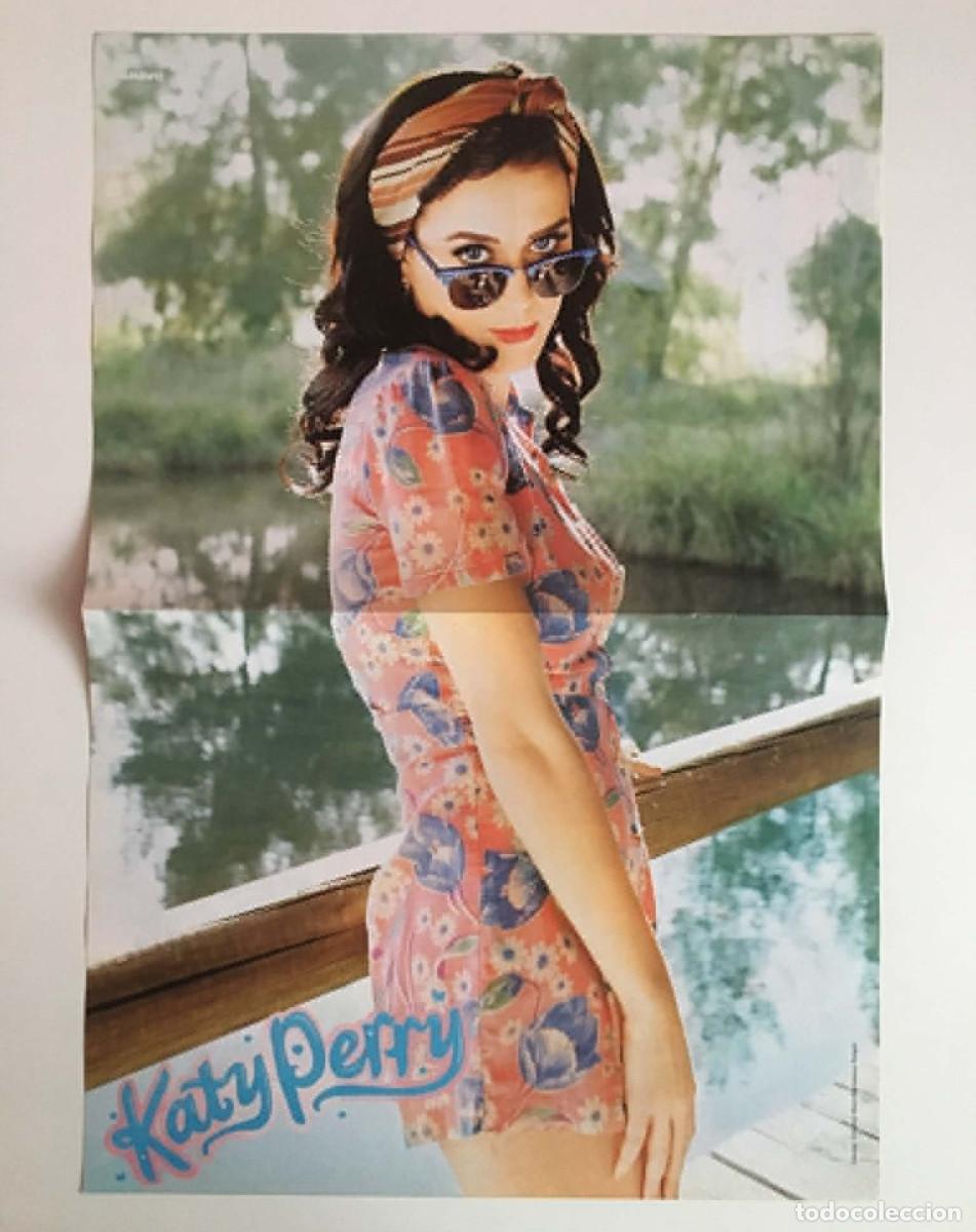 Coleccionismo de carteles: Katy Perry / Demi Lovato Disney Original Double-Sided Poster A3 - Bravo Magazine Bulgaria Music Rare
