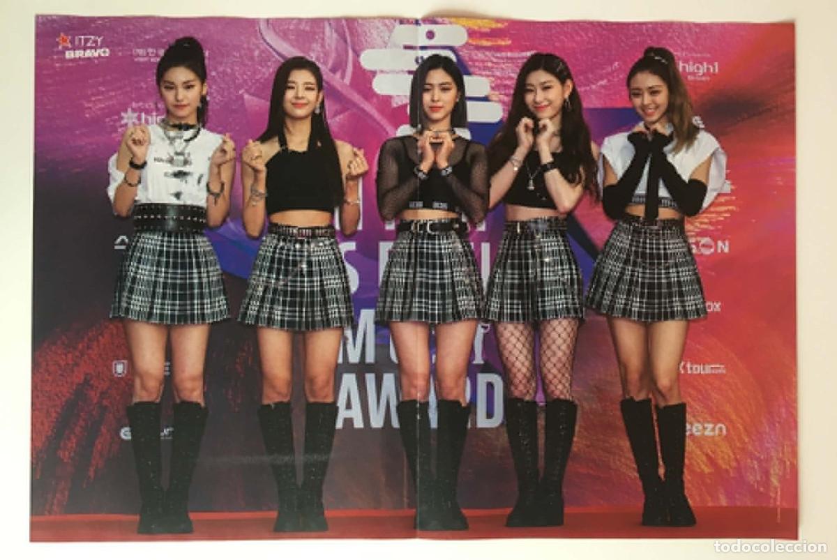 Coleccionismo de carteles: ITZY / 4Magic Original Double-Sided Poster A3 - Bravo Magazine Bulgaria Music K-Pop