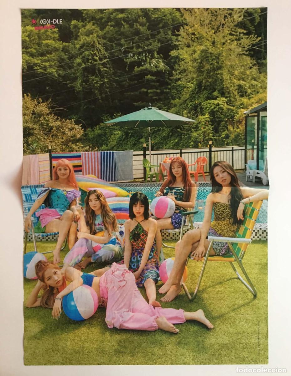 Coleccionismo de carteles: (G)I-DLE / Addison Rae Original Double-Sided Poster A3 - Bravo Magazine Bulgaria Music K-Pop