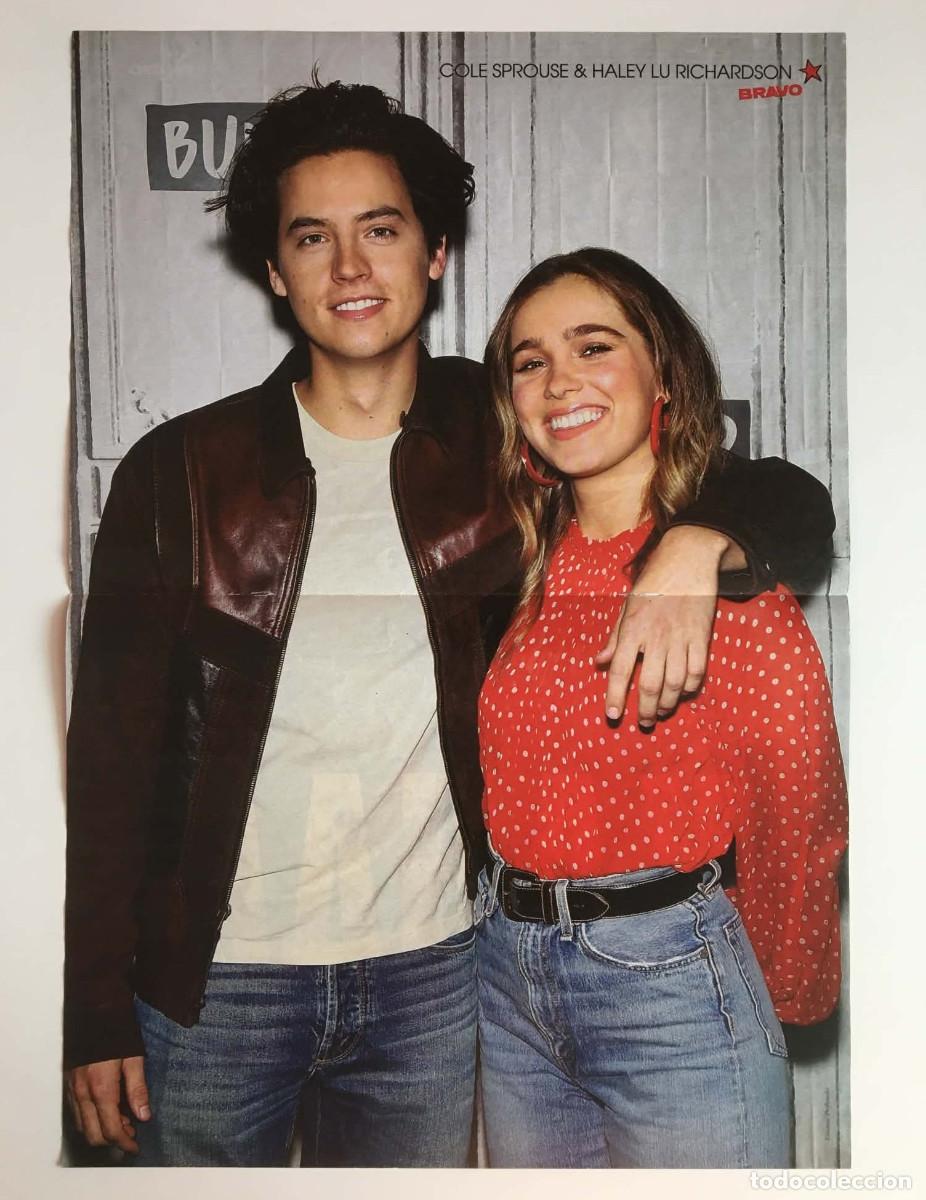 Coleccionismo de carteles: Cole Sprouse & Haley Lu Richardson / Skandau Double-Sided Poster A3 - Bravo Magazine Bulgaria Movie