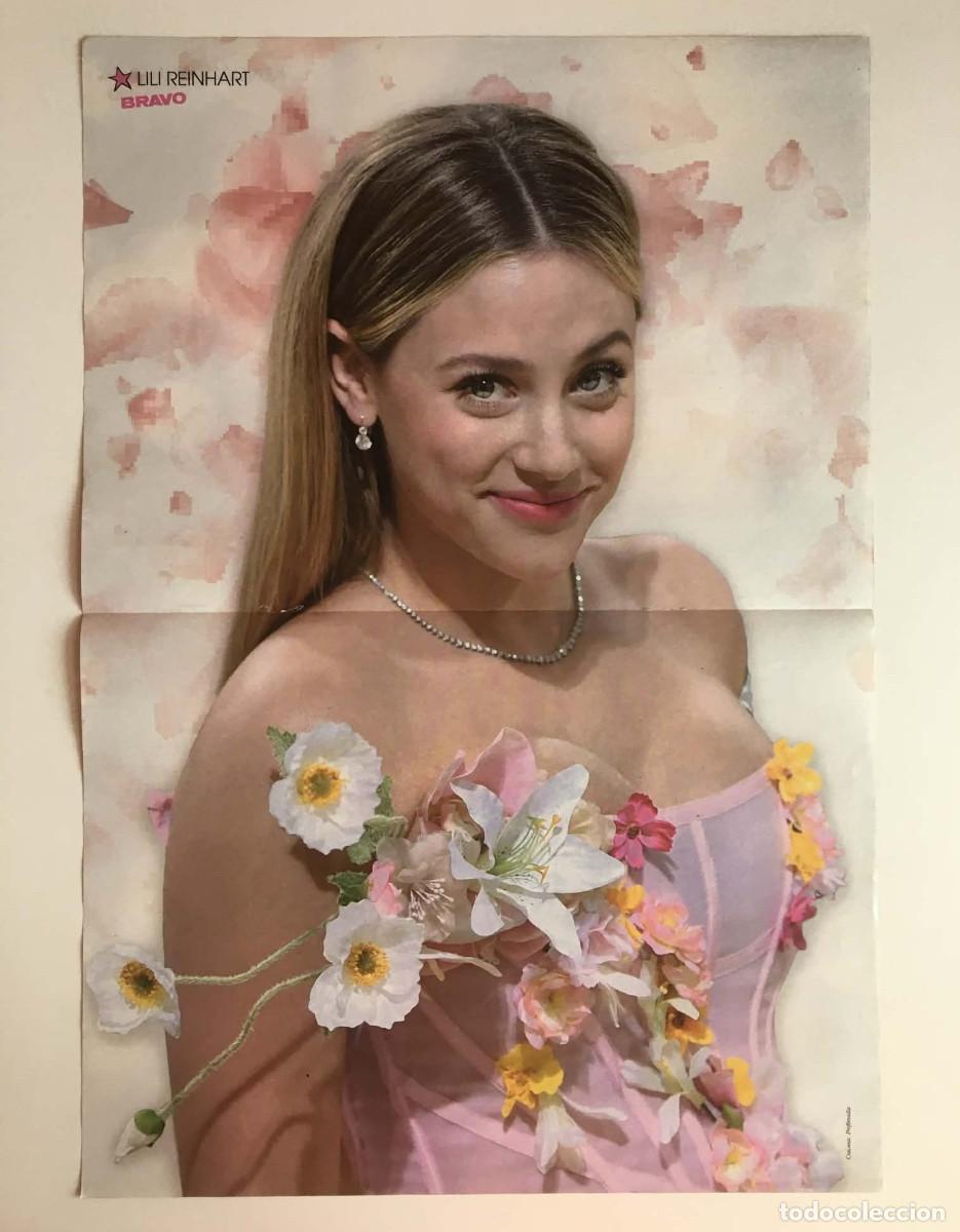 Coleccionismo de carteles: Lili Reinhart / Kendall Jenner Double-Sided Poster A3 - Bravo Magazine Bulgaria Riverdale TV Series