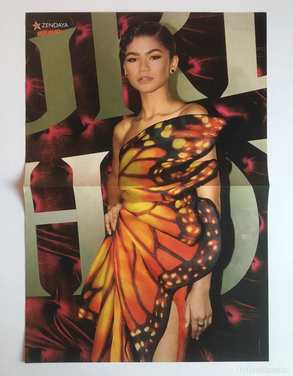 Coleccionismo de carteles: Zendaya Butterfly Dress / Nina Dobrev Double-Sided Poster A3 - Bravo Magazine Bulgaria TV Movie