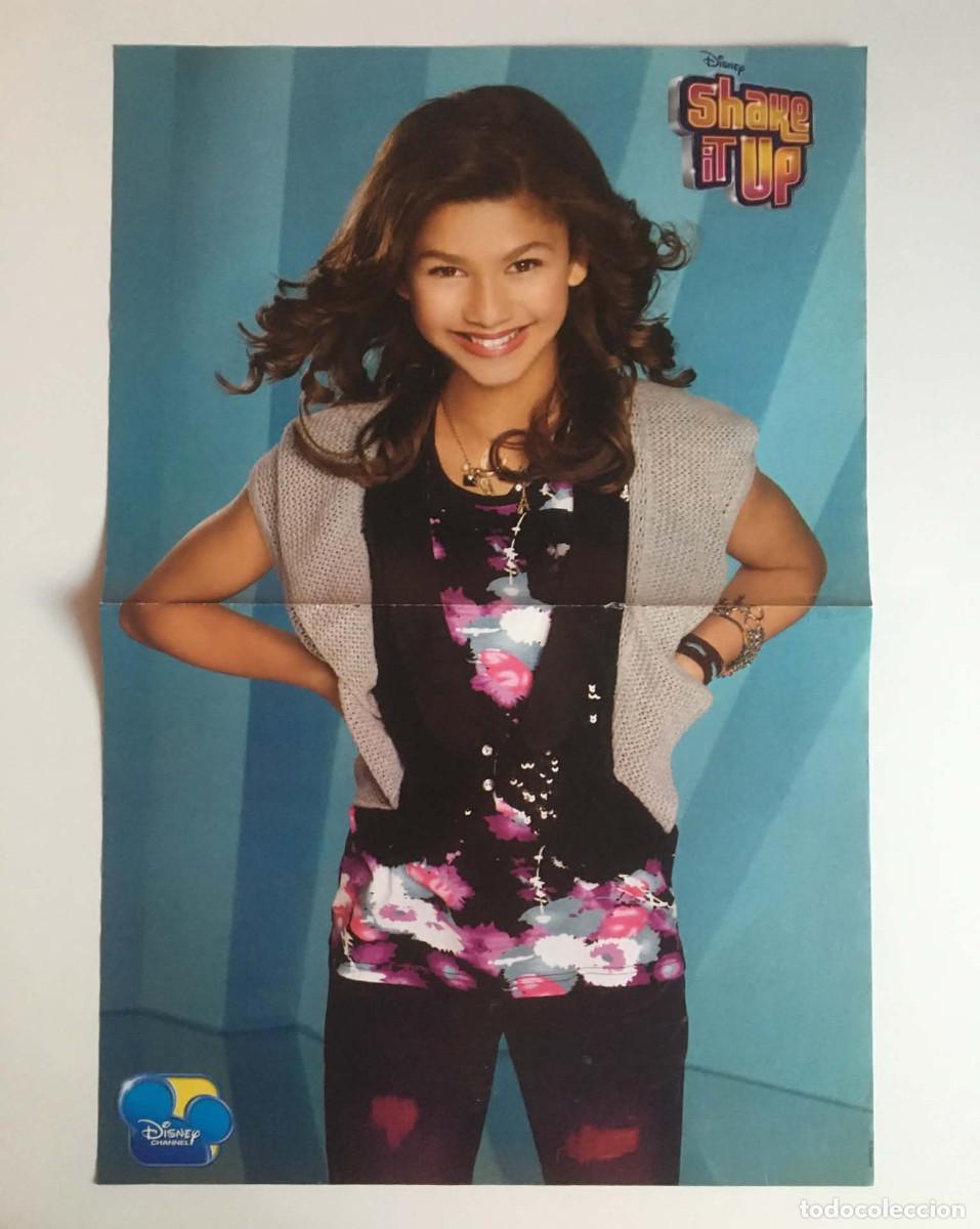 Coleccionismo de carteles: Zendaya / Roshon Fegan Double-Sided Poster A3 - Shake It Up Disney Channel Magazine Bulgaria TV