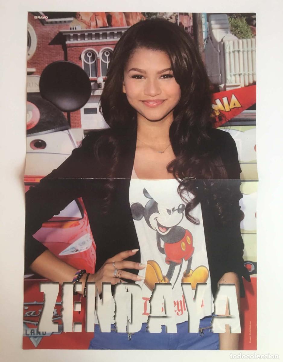 Coleccionismo de carteles: Zendaya Mickey Mouse Top / BIGBANG K-Pop Group Double-Sided Poster A3 - Bravo Magazine Bulgaria