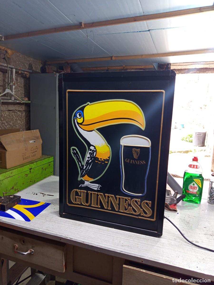 Coleccionismo de carteles: Cartel luminoso cerveza guinness con el loro y la jarra
