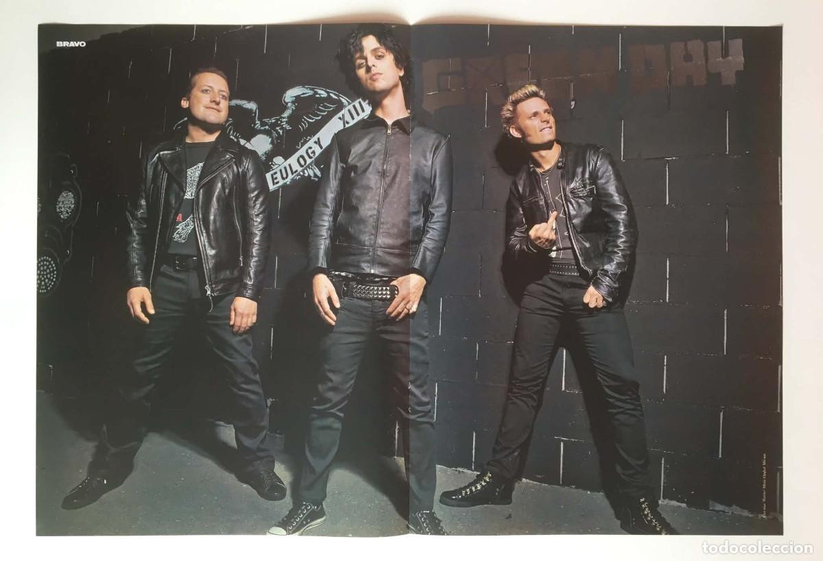 Coleccionismo de carteles: Green Day / Miley Cyrus Double-Sided Vintage Poster A3 - Bravo Magazine Bulgaria Music