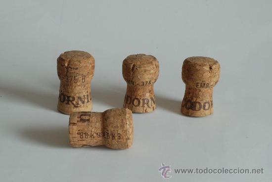 Coleccionismo de cava: Cuatro Corchos de Cava Codorniu. - Foto 1