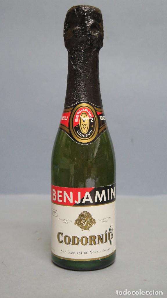 Coleccionismo de cava: BOTELLIN CODORNIU. BENJAMIN. SIN ABRIR - Foto 1