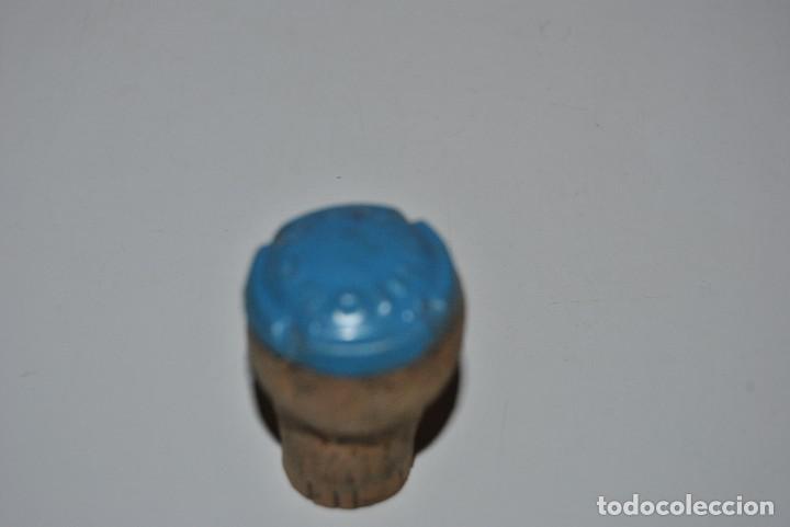 Coleccionismo de cava: PLACA DE CAVA CODORNIU AZUL CON LETRAS EN RELIEVE - Foto 1