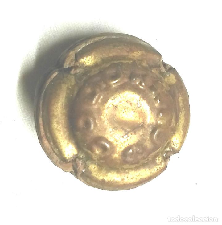 Coleccionismo de cava: Codorniu Placa Cava entallada dorada Circulo con cruz - Foto 1