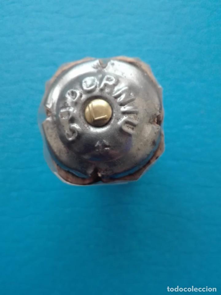Coleccionismo de cava: ANTIGUA Y DIFICIL PLACA DE CAVA CODORNIU (ENTALLADA) - Foto 1