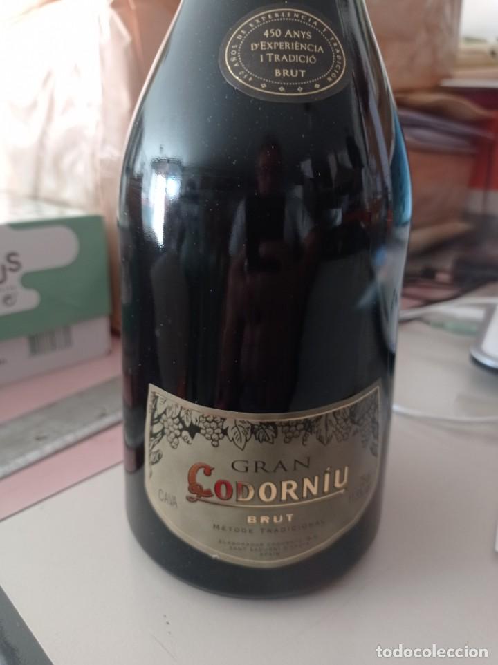 Coleccionismo de cava: ANTIGUA BOTELLA GRAN CODORNI&Uacute; CON ESTUCHE. REF. UR - Foto 1
