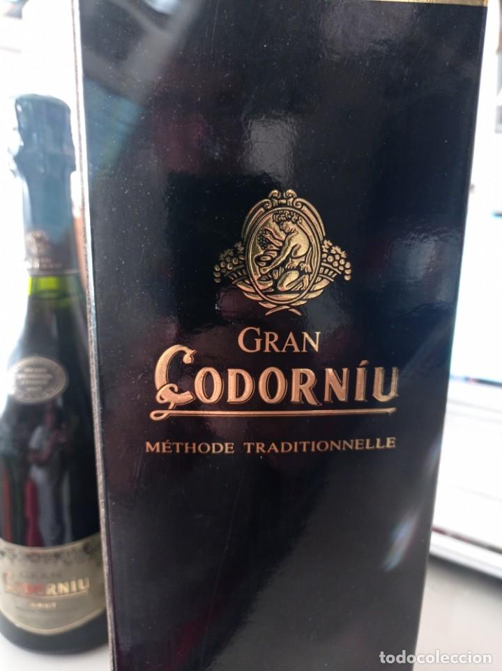 Coleccionismo de cava: ANTIGUA BOTELLA GRAN CODORNI&Uacute; CON ESTUCHE. REF. UR - Foto 3